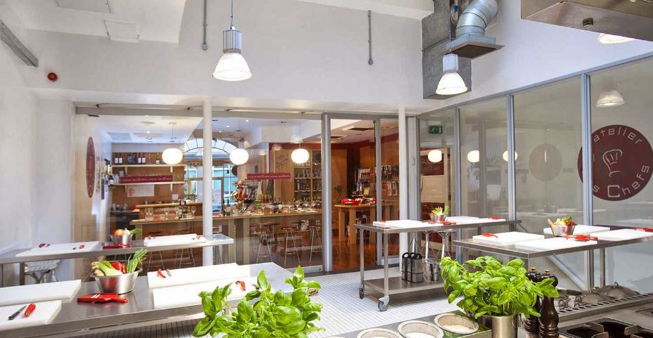 The kitchen at L'atelier des Chefs