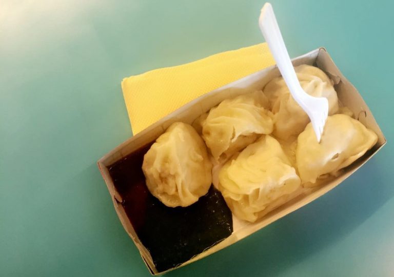 Steamed moms from Momo on the Move