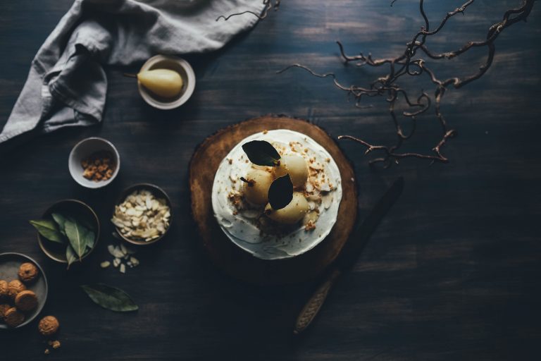 Poached and spiced pears