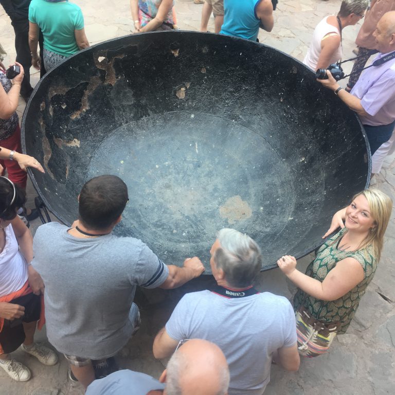 Large cooking pot at Amber Fort, Jaipur