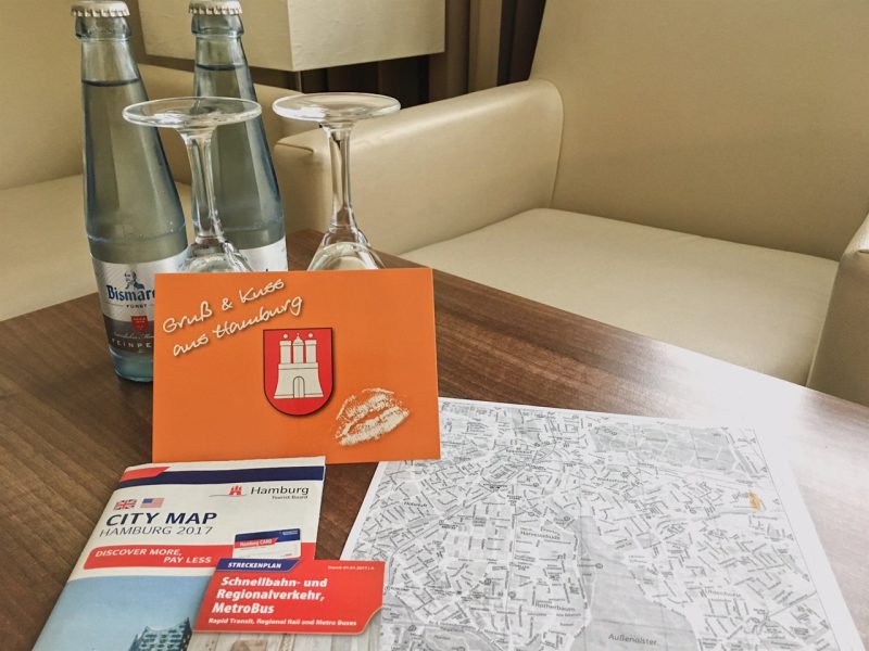 Hamburg hotel - Hotel Am Stadtpark: a warm welcome - maps, postcard, water
