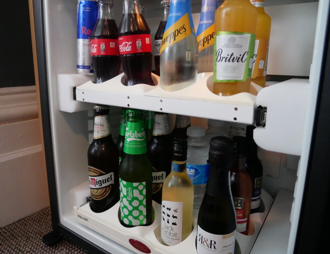MINI BAR