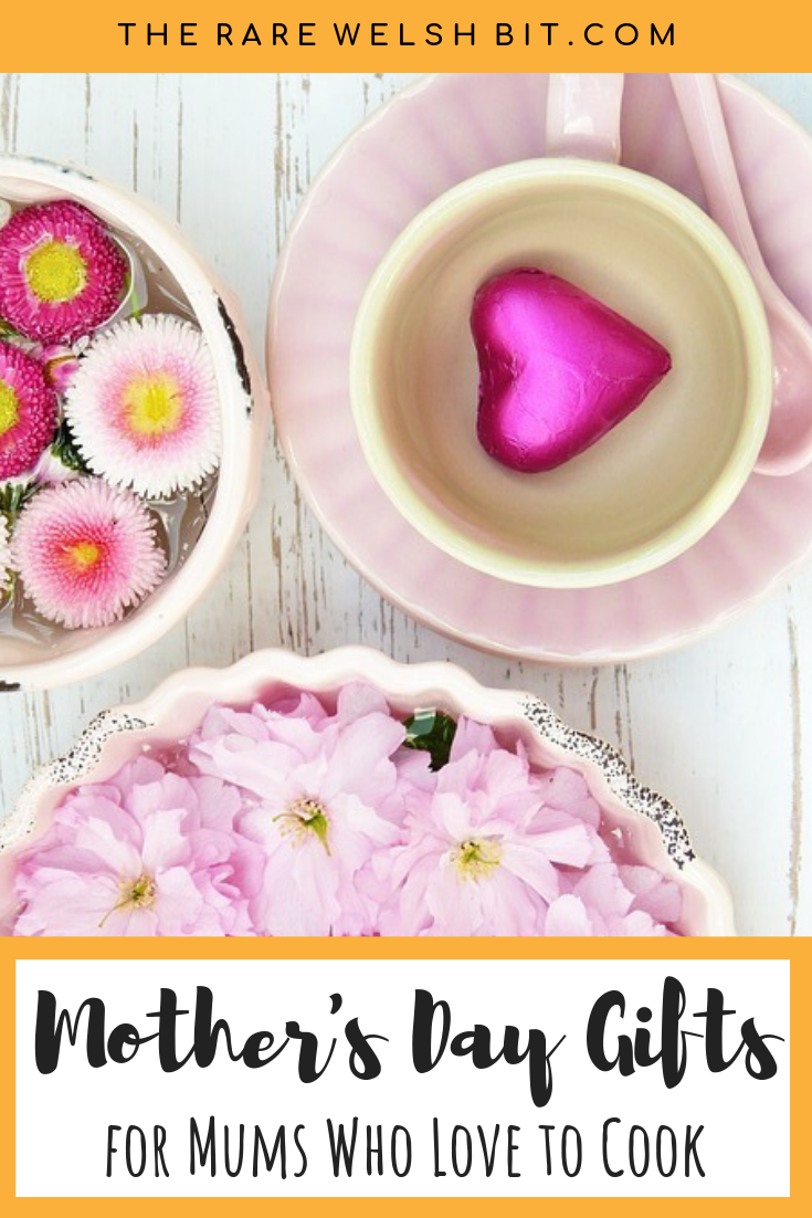 The best gifts for cooks, including kitchen gadgets, food gifts, personalized options, unique gifts for chefs and more! #food #chefs #mothersday #kitchen #homegifts