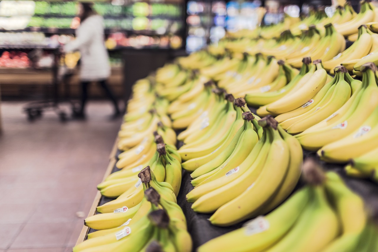 Bananas are a great, healthy snack to eat before bedtime.