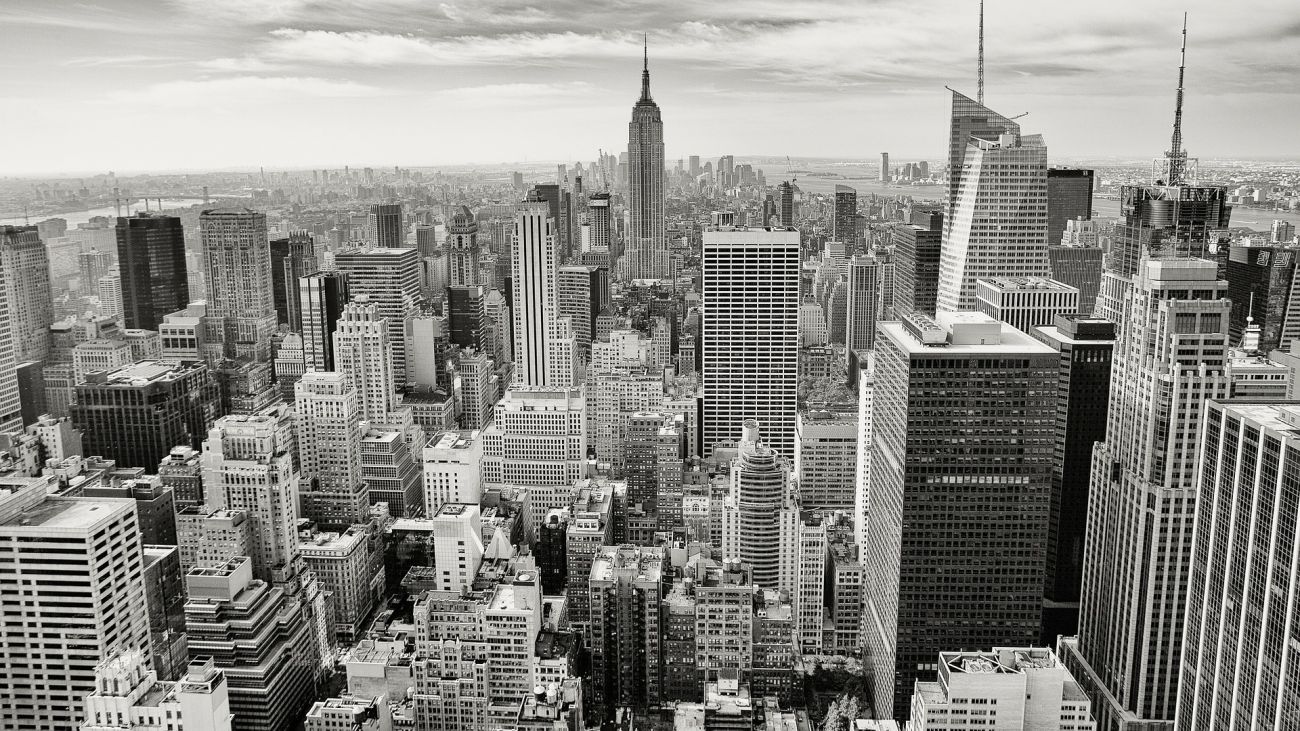 Manhattan, New York skyline in black and white