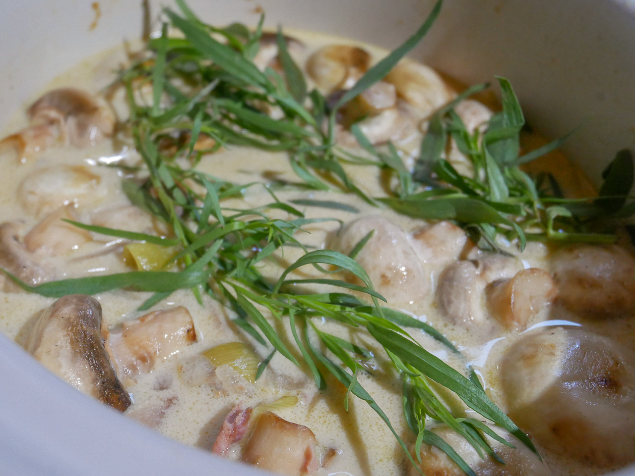 Fresh tarragon in white wine chicken casserole