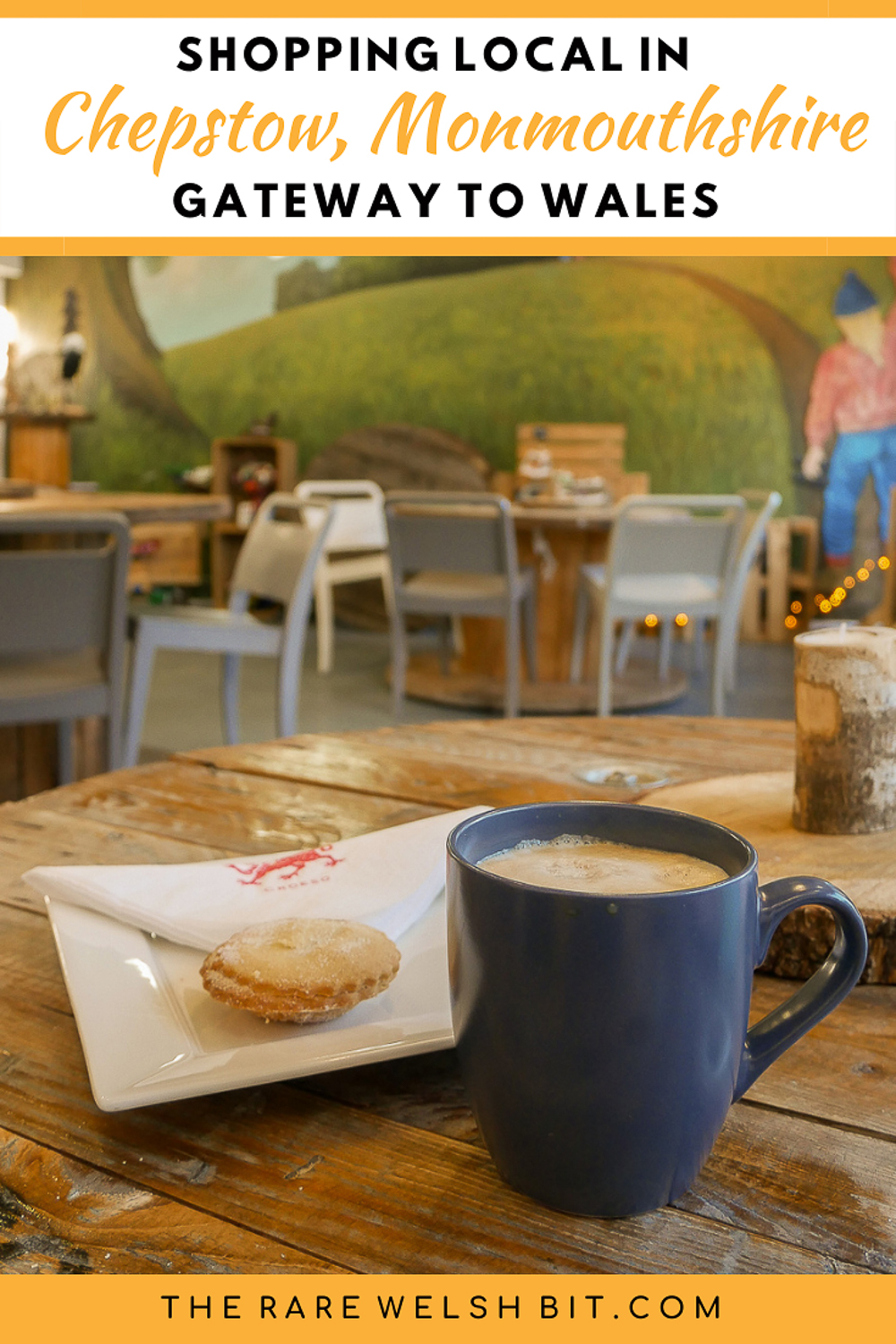 A coffee and a mince pie