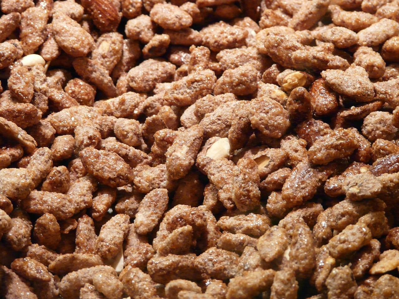 Caramelised almonds