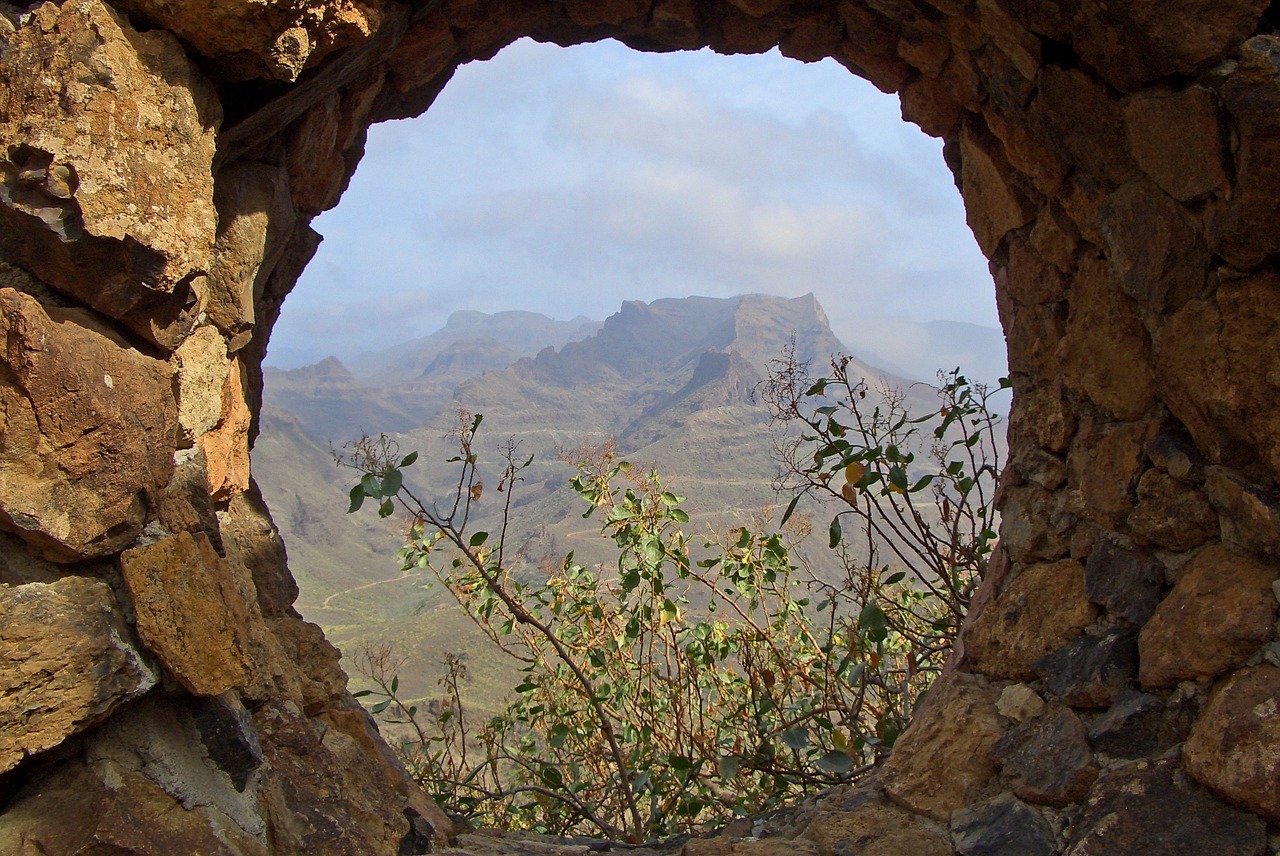 Gran Canaria view through a rock
