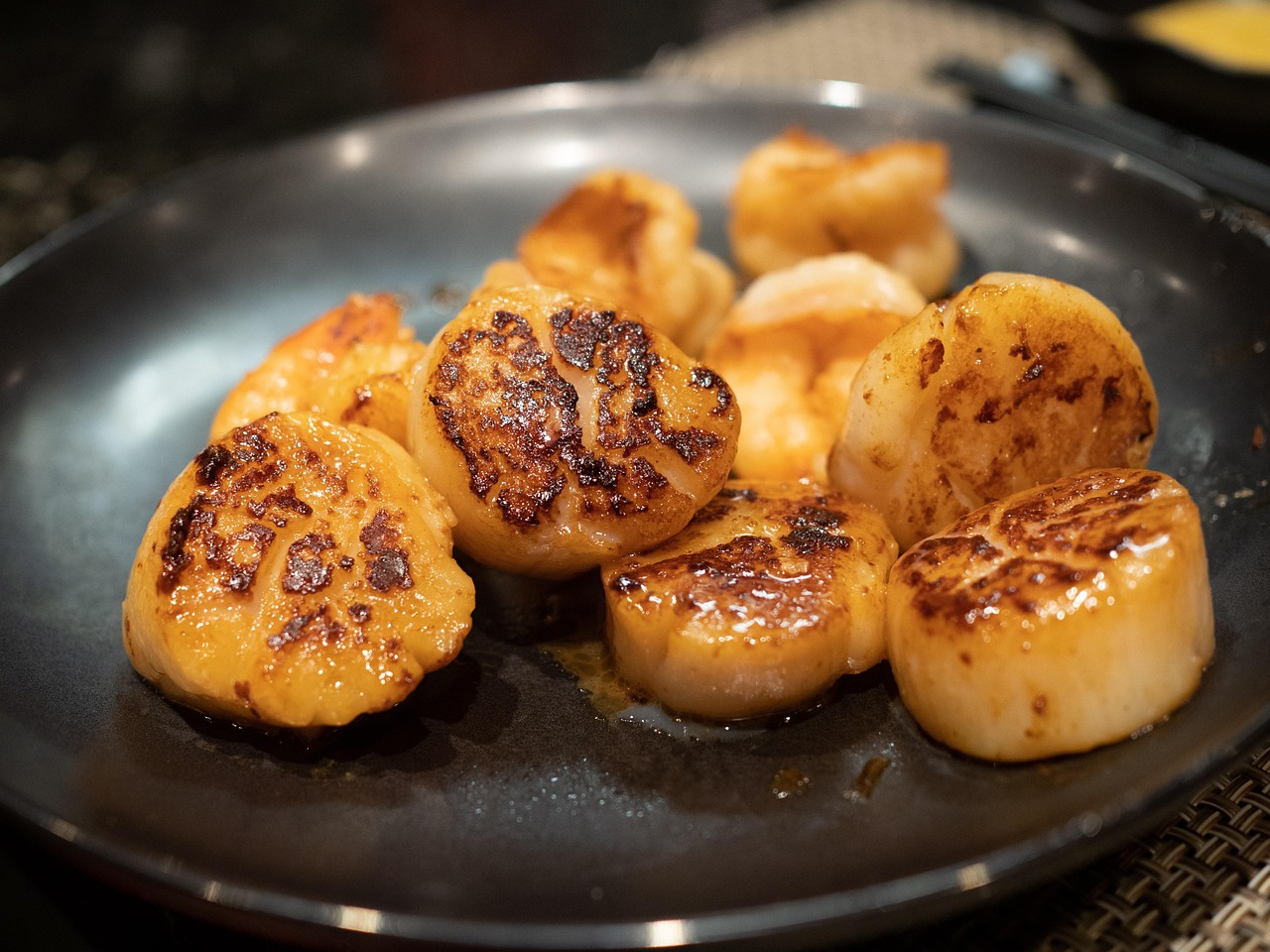 Scallops cooked on a hibachi grill