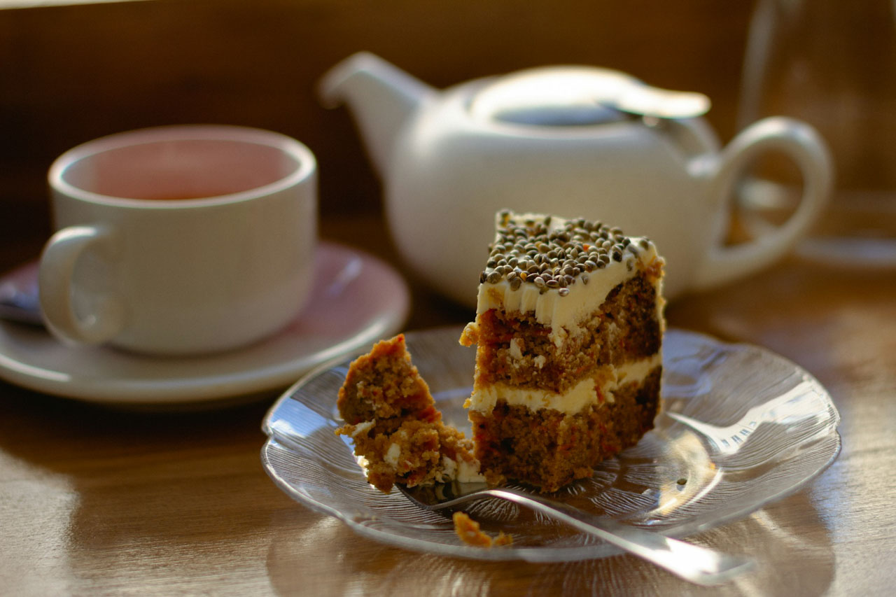 Tea and a slice of cake