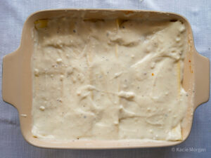 Finish assembling the lasagne with a layer of bechamel